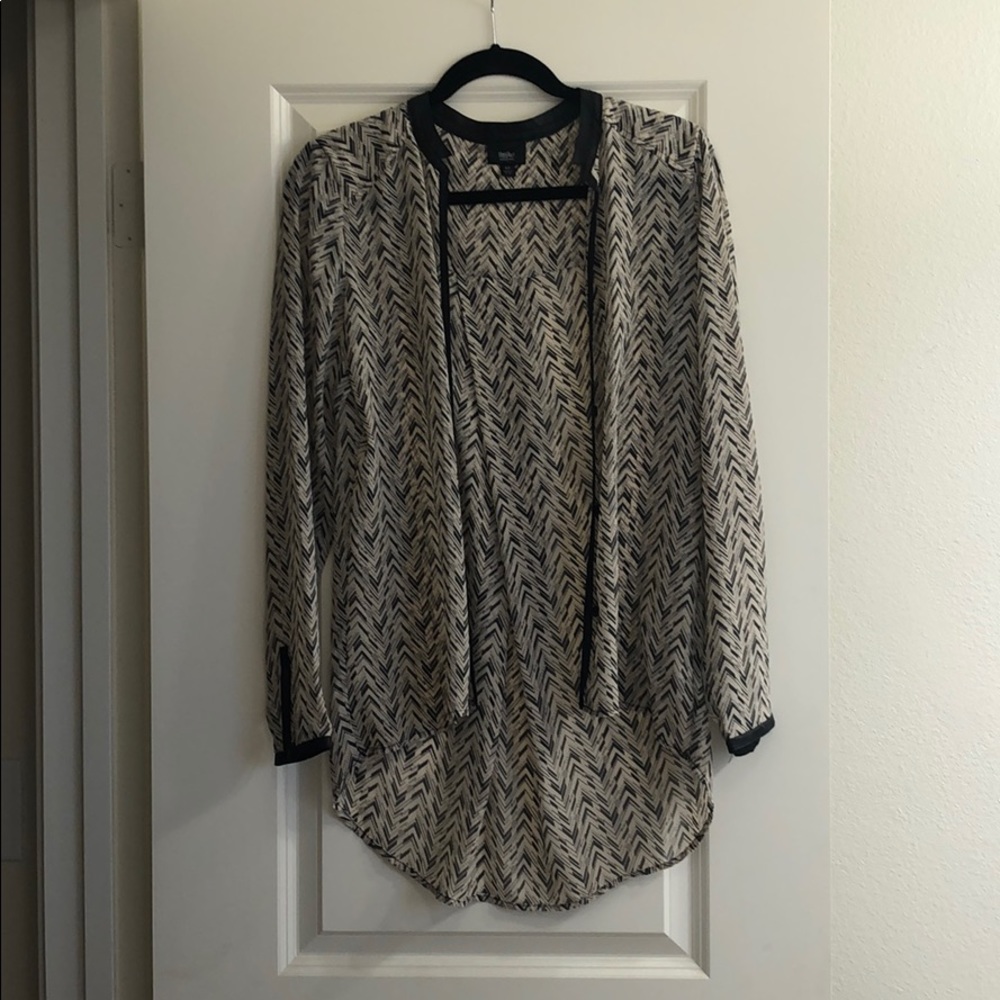 Mossimo long sleeve button down shirt size medium